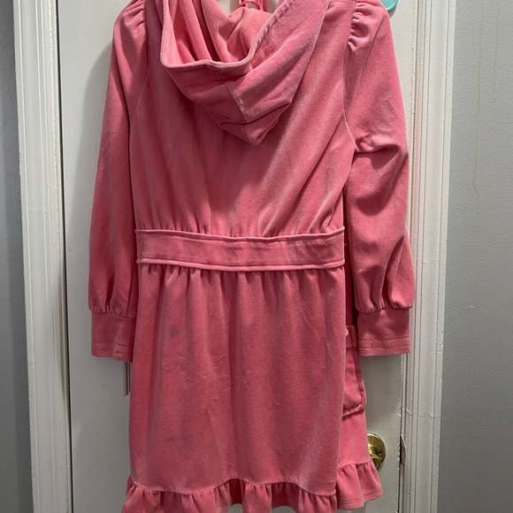 Pink Robe - Picture 4 of 4